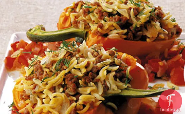 Jagnięcina i Orzo faszerowane papryką z grubym sosem pomidorowym