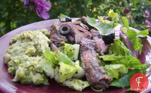 Balsamiczna Spódnica Stek, Świeże Warzywa, Puree Z Grochu I Białej Fasoli