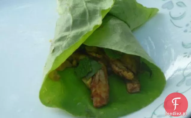 Grillowany kurczak Hoisin w filiżankach sałaty
