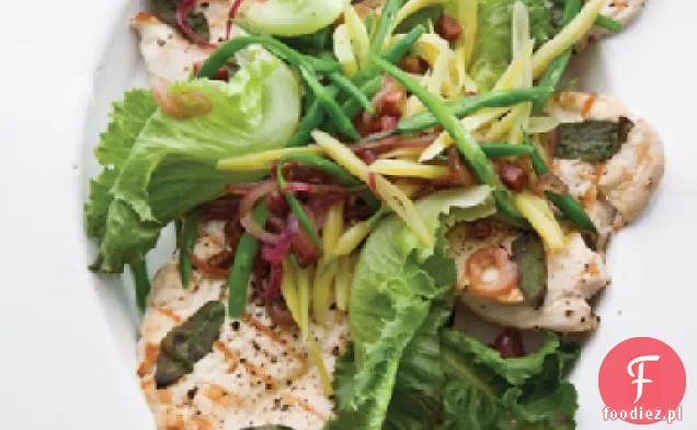 Paszteciki z kurczaka ze świeżą zieleniną i fasolą