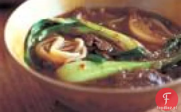 Baby Bok Choy I Zupa Z Makaronem Wołowym Z Ciepłymi Przyprawami