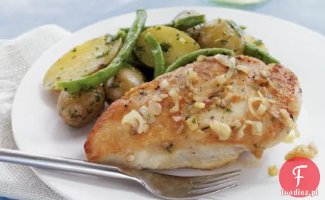 Pieczone piersi z kurczaka z francuską sałatką ziemniaczaną