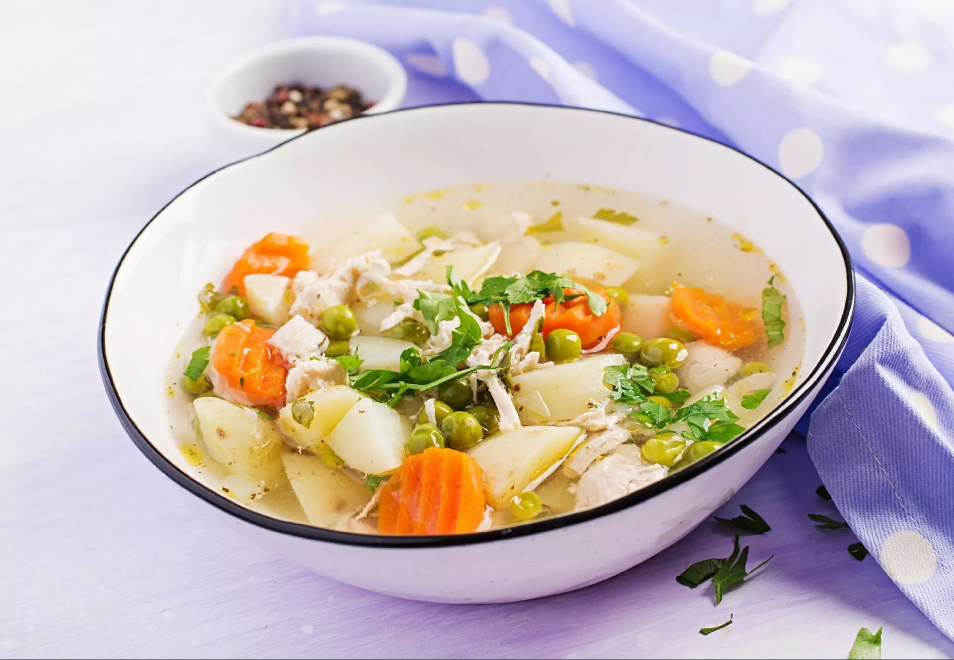 Jak gotować zupę z makaronem drobiowym