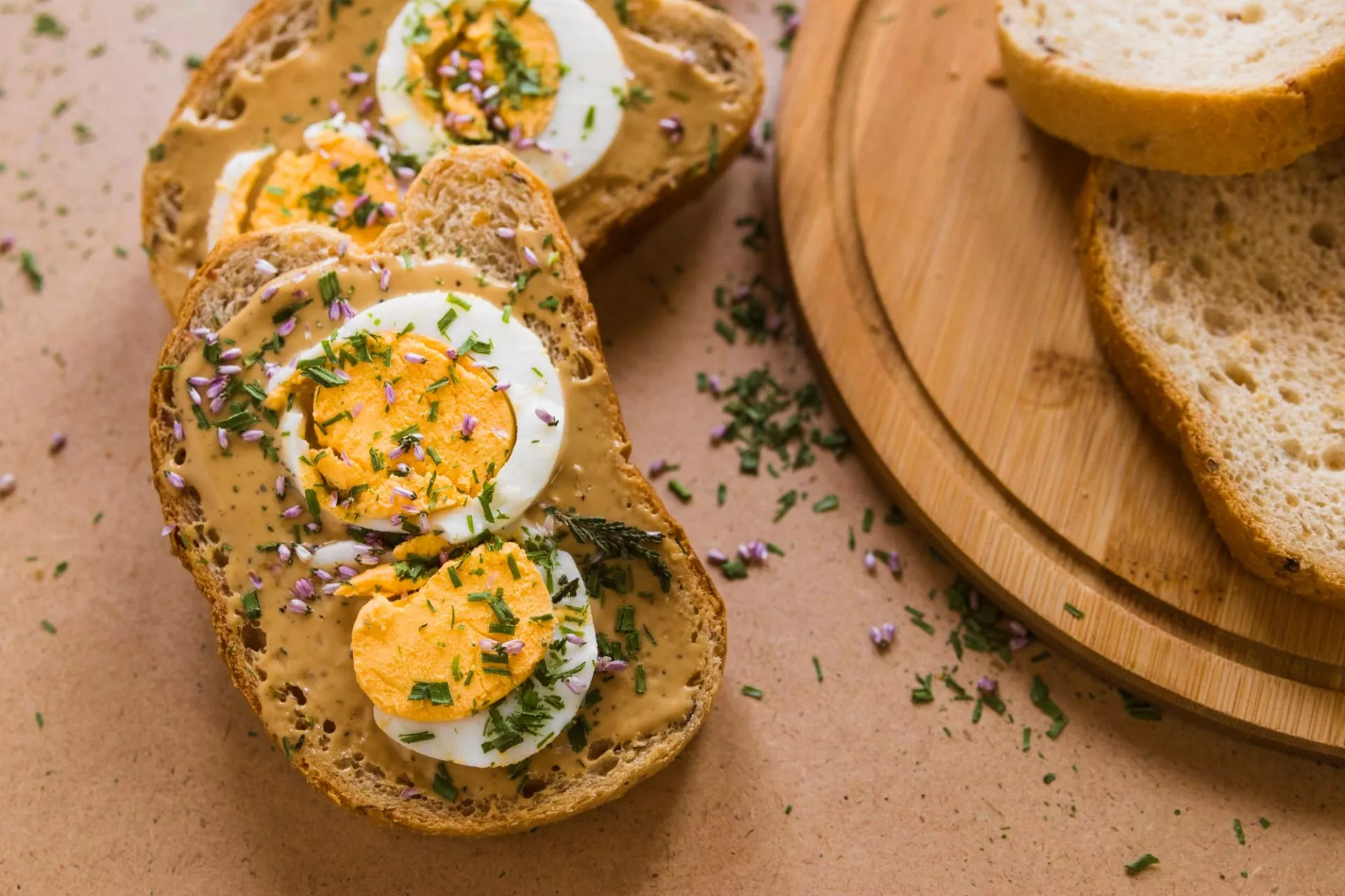 19 łatwych pomysłów na śniadanie z jajkami